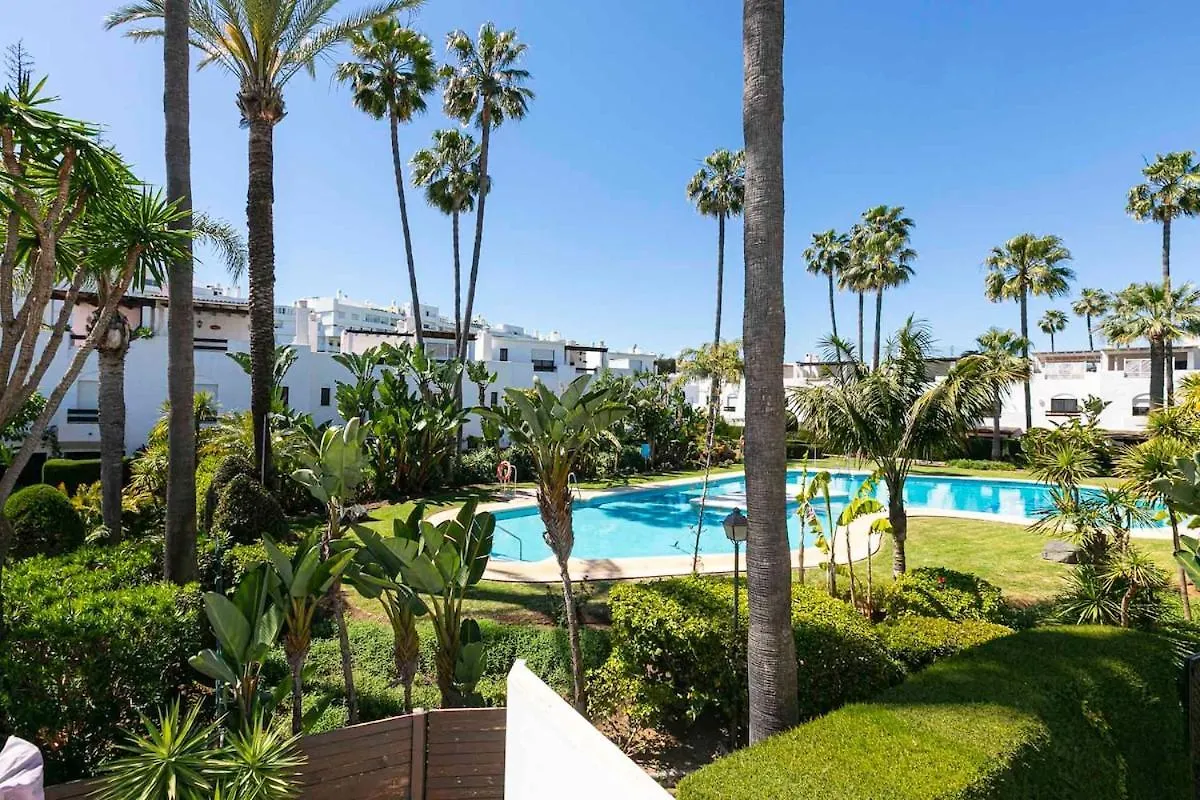 Beachside , 3 Bedroom Townhouse In 마르베야 0*,