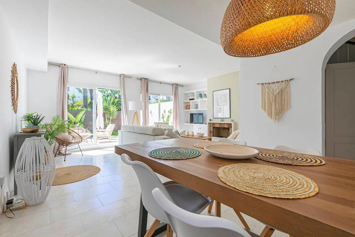 Beachside , 3 Bedroom Townhouse In 마르베야 펜션