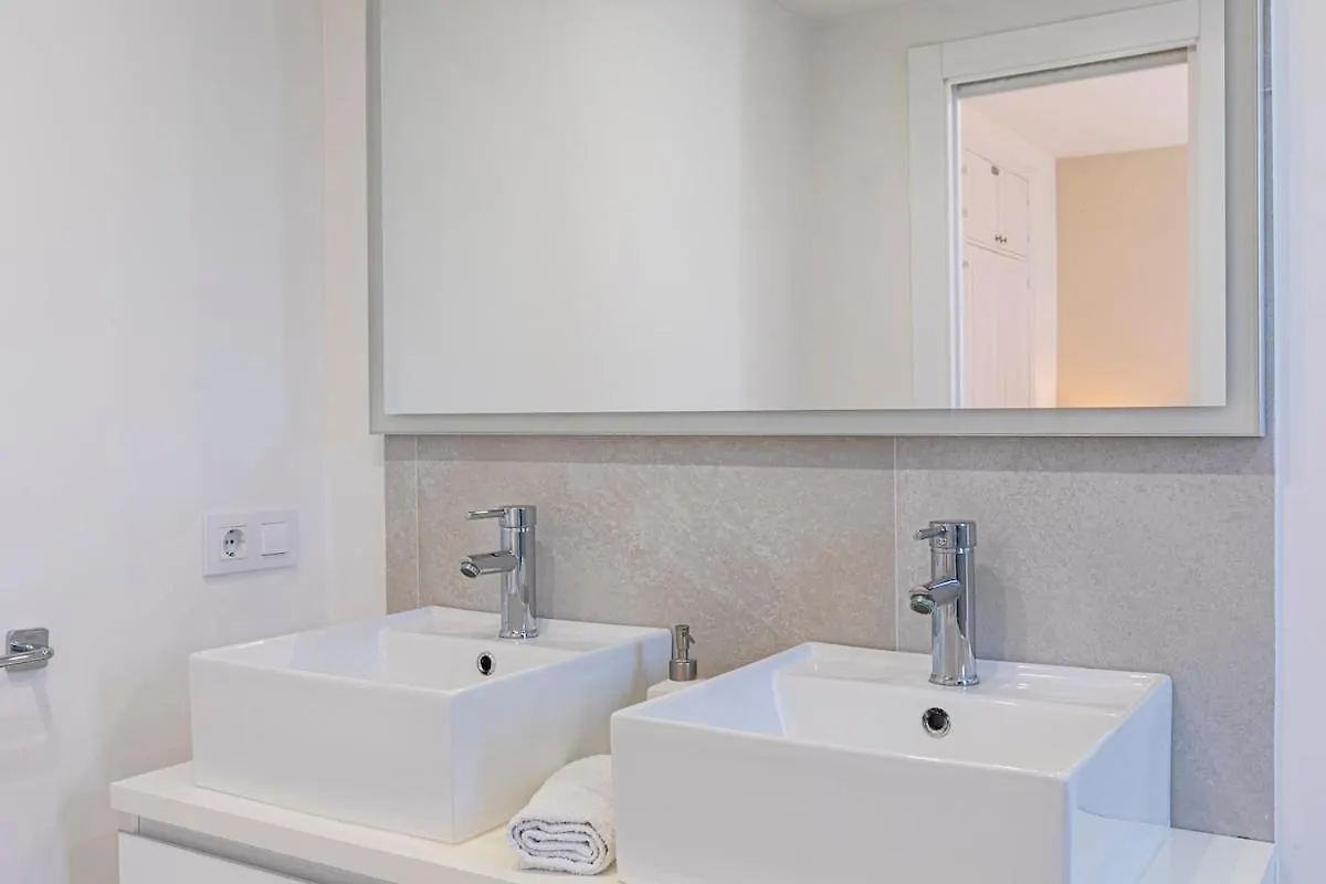 Beachside , 3 Bedroom Townhouse In Marbella Semesterbostad