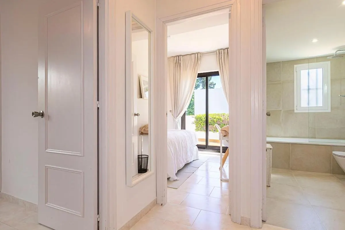 Beachside , 3 Bedroom Townhouse In Marbella Semesterbostad