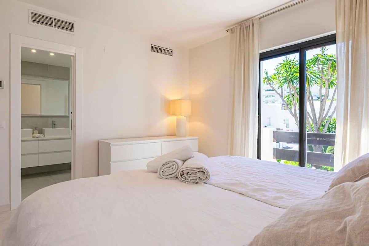 Beachside , 3 Bedroom Townhouse In Marbella Spanien